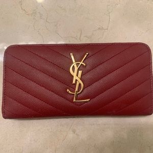 RED CASSANDRE SAINT LAURENT MATELASSÉ ZIP AROUND WALLET